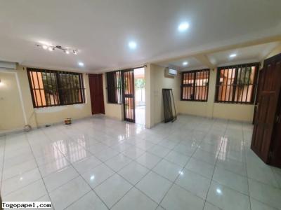 À vendre  : Magnifique Villa à Baguida, Cité BOAD