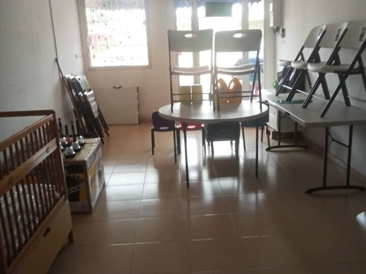 Boutique wcd int+magasin au bord des pavés de djidjolé