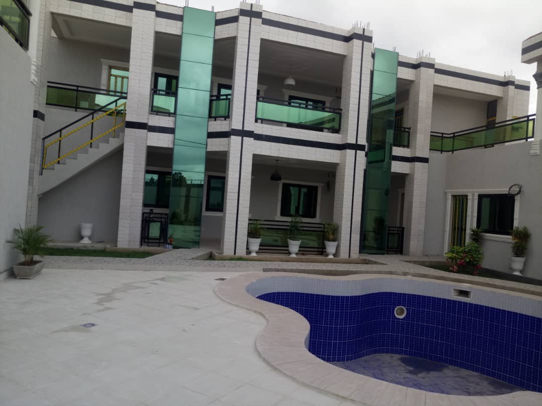 Nickel Villa à Louer à Lomé