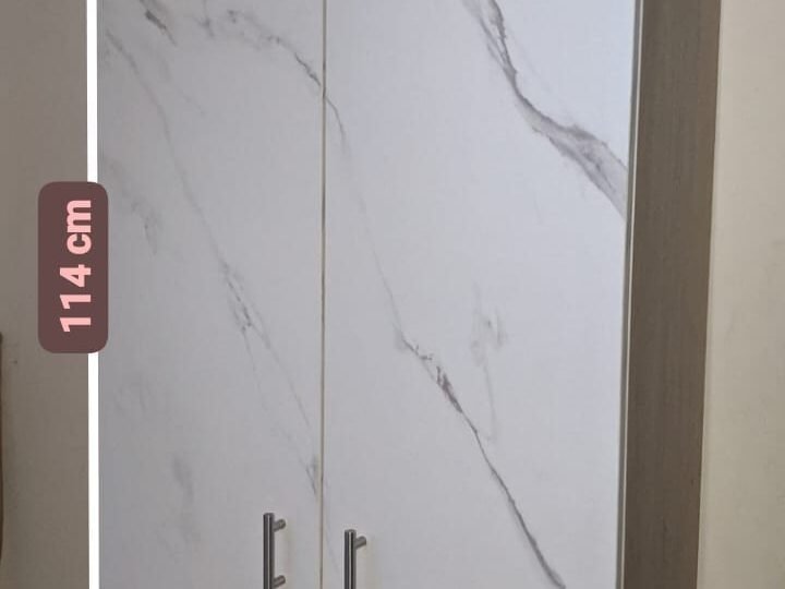 armoire de rangement mural en bois massif